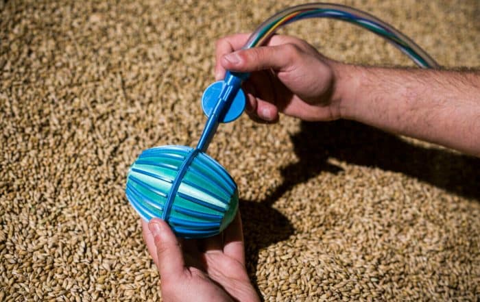 Crover-grain-surfing-robot